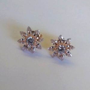 Rose gold star flower stud earrings